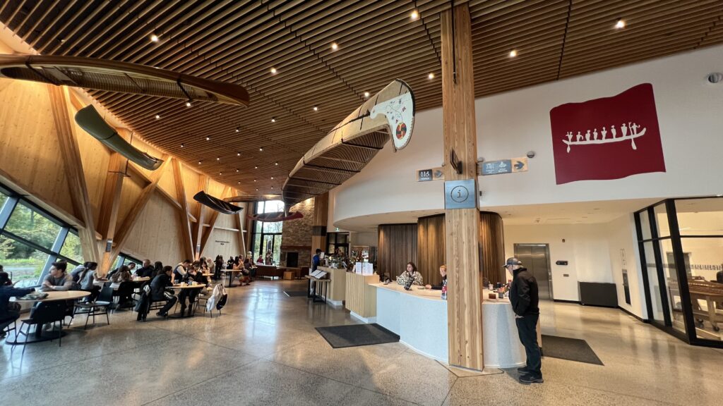 The Canadian Canoe Museum の入エントランスホール