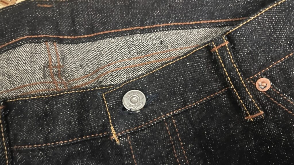 鉄ボタンのディティール